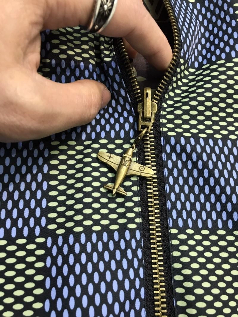 MoistureWicking Louis Vuitton Outwear 136791