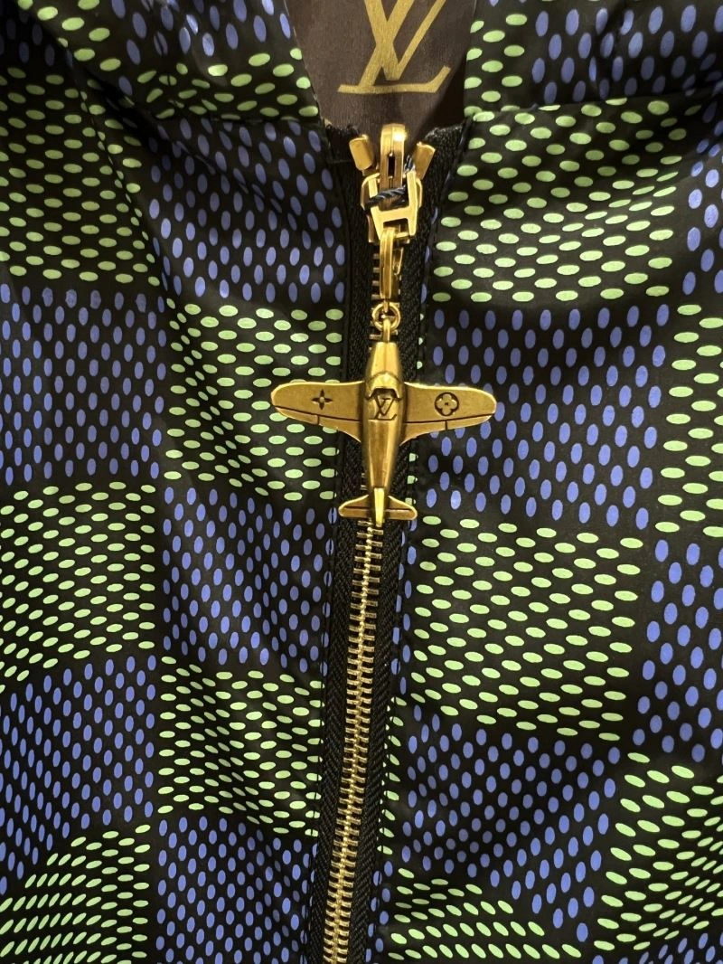 Louis Vuitton Outwear Vibrant 136793