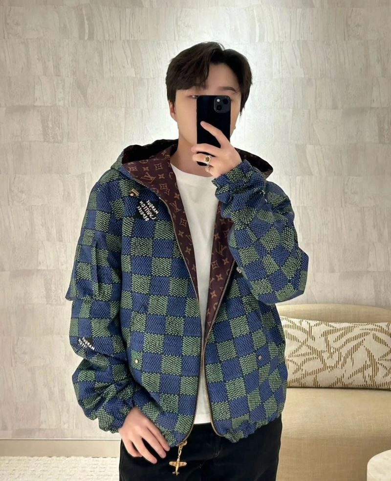 Louis Vuitton Outwear Vibrant 136793
