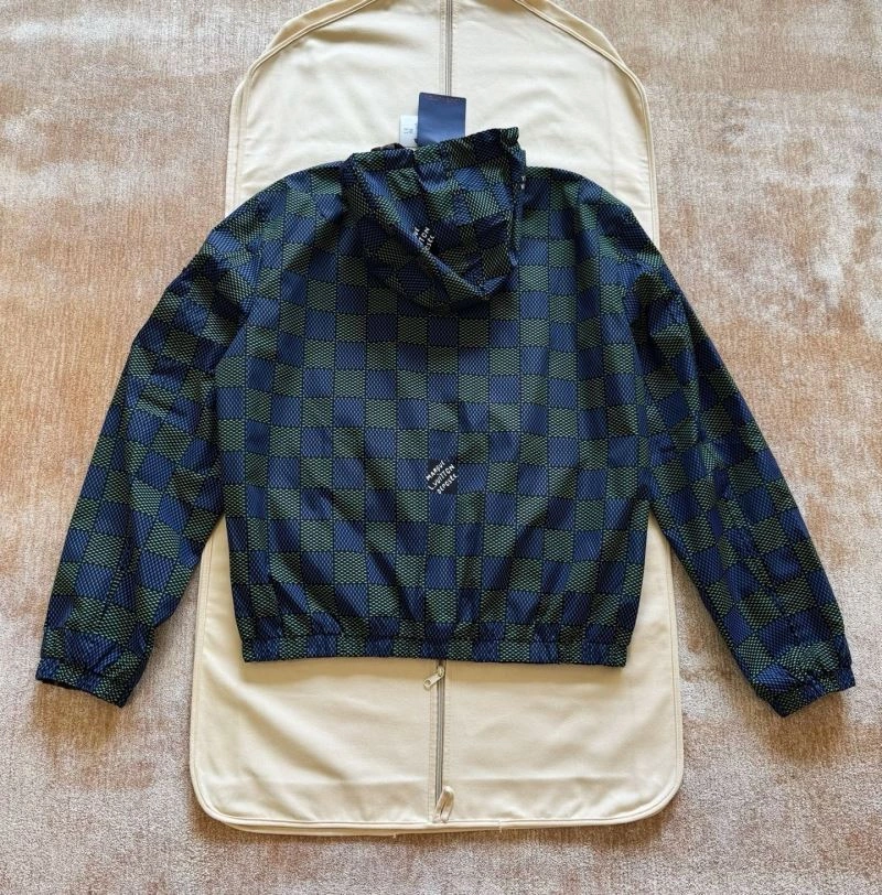 Louis Vuitton Outwear Lightweight 136785
