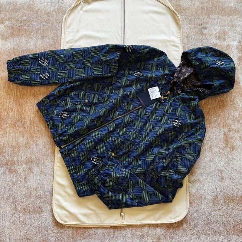 Louis Vuitton Outwear Lightweight 136785