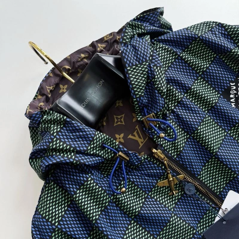 Louis Vuitton Outwear Lightweight 136785