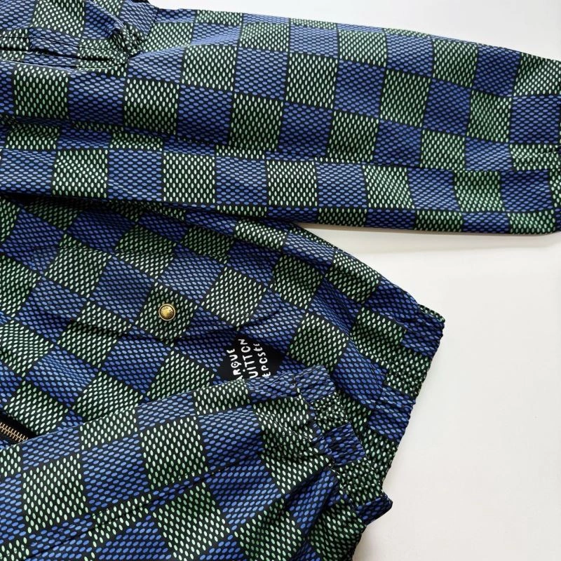 Louis Vuitton Outwear Lightweight 136785