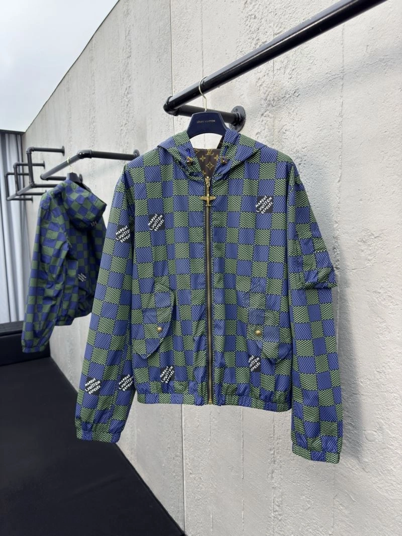 Lightweight Louis Vuitton Outwear 136790