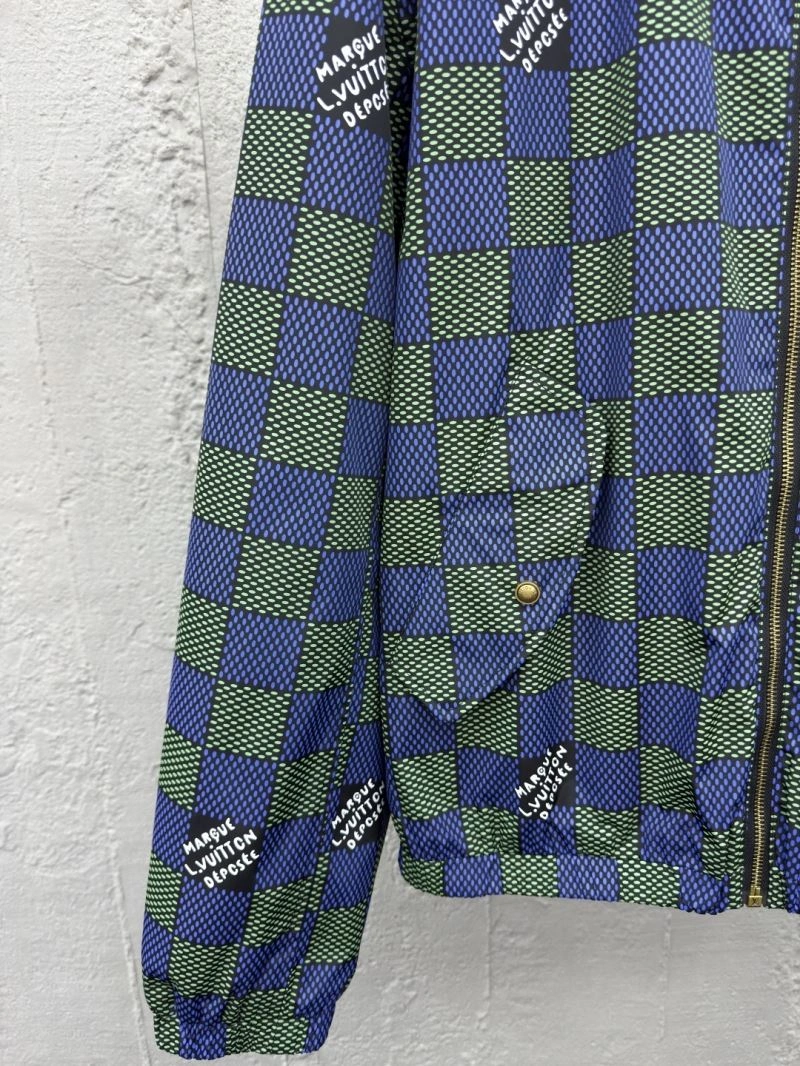 Lightweight Louis Vuitton Outwear 136790
