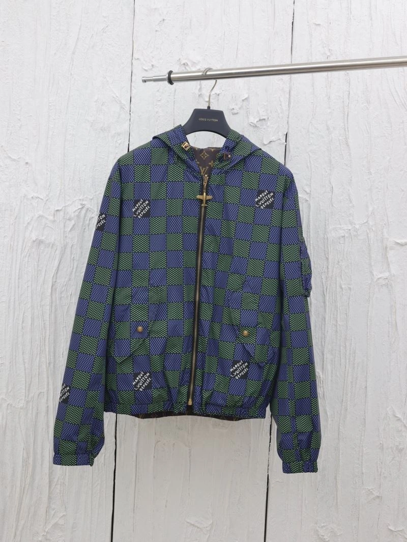ComfortFit Louis Vuitton Outwear 136780