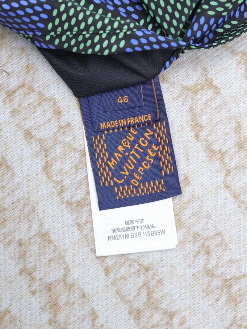 ComfortFit Louis Vuitton Outwear 136780