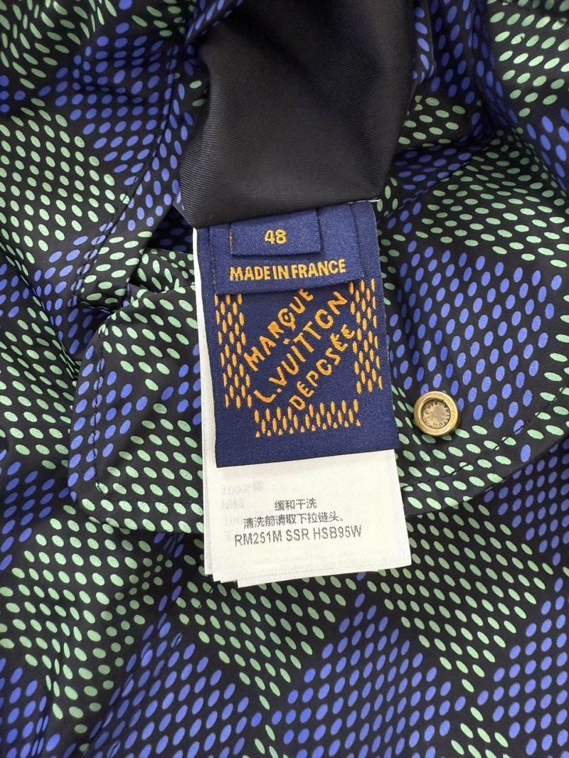 Louis Vuitton Outwear GoAnywhere 136777