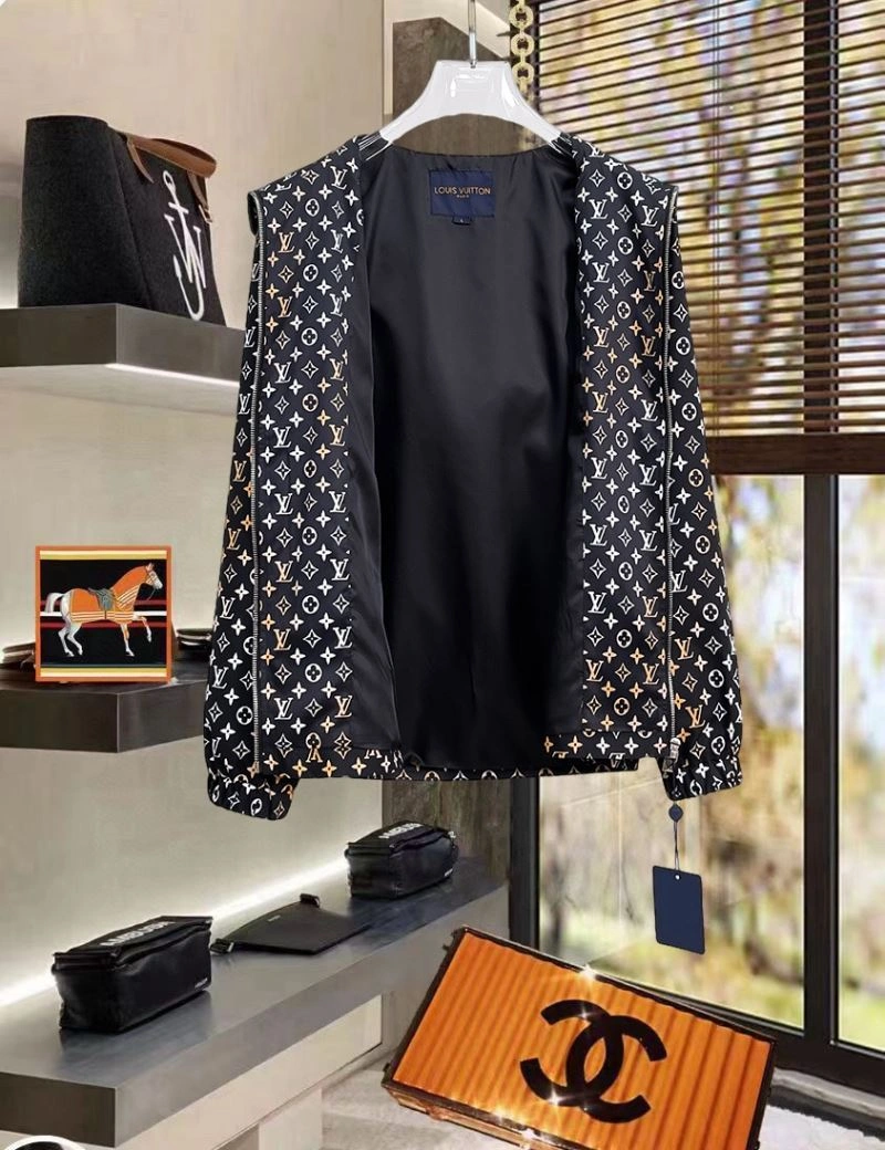 TravelReady Louis Vuitton Outwear 136782
