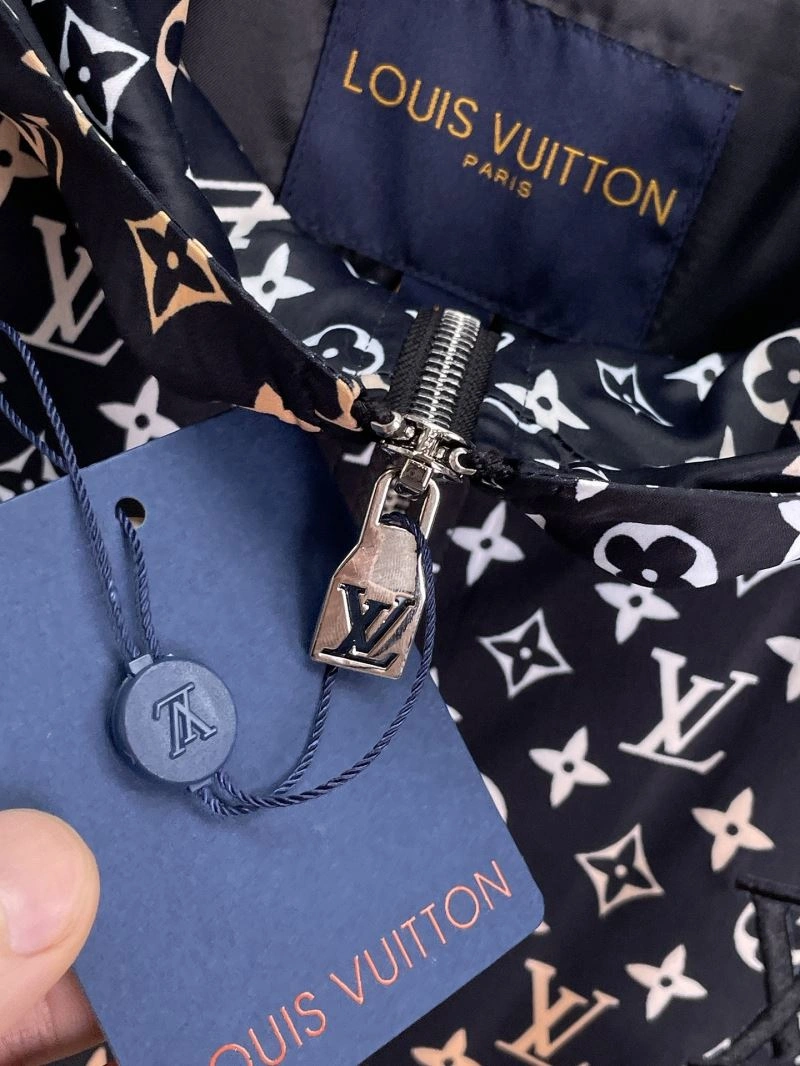 TravelReady Louis Vuitton Outwear 136782