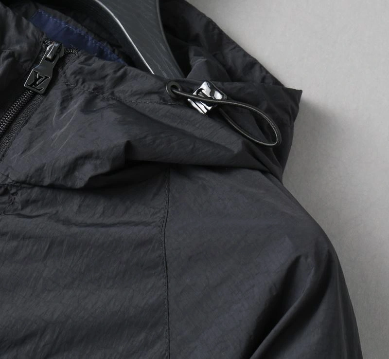 Thermal Louis Vuitton Outwear 136773