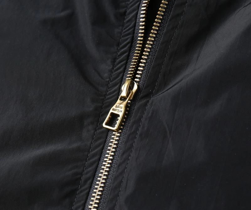 Cozy Louis Vuitton Outwear 136767