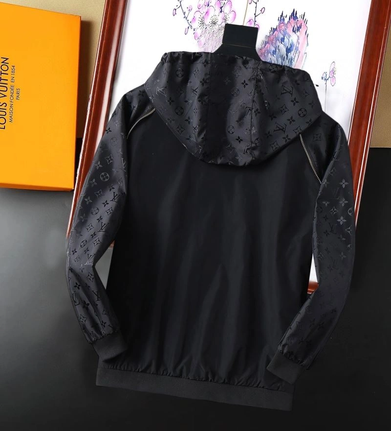 Cozy Louis Vuitton Outwear 136767