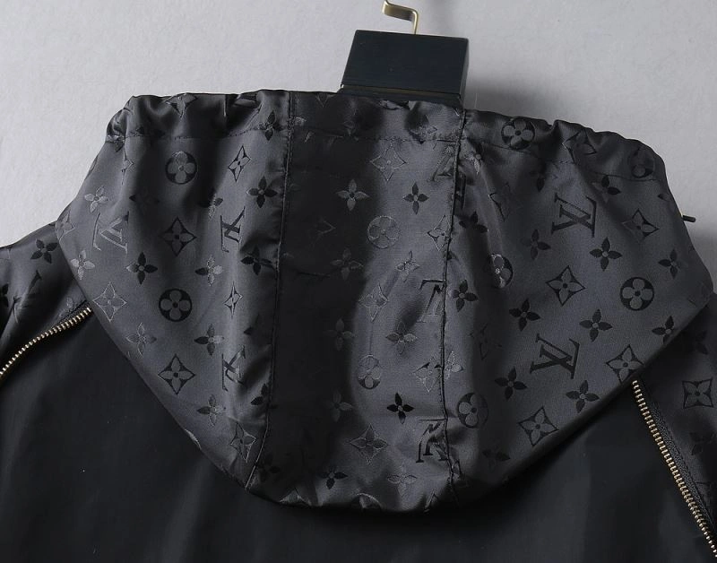 Cozy Louis Vuitton Outwear 136767