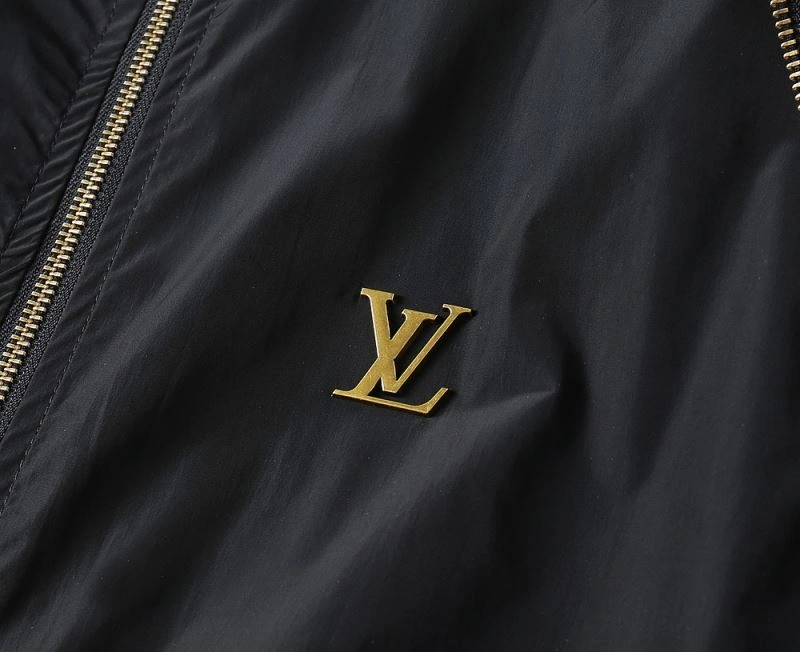 Cozy Louis Vuitton Outwear 136767