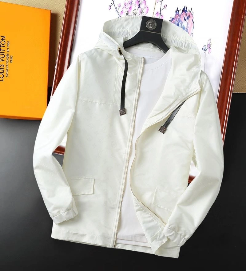 SmoothTexture Louis Vuitton Outwear 136766