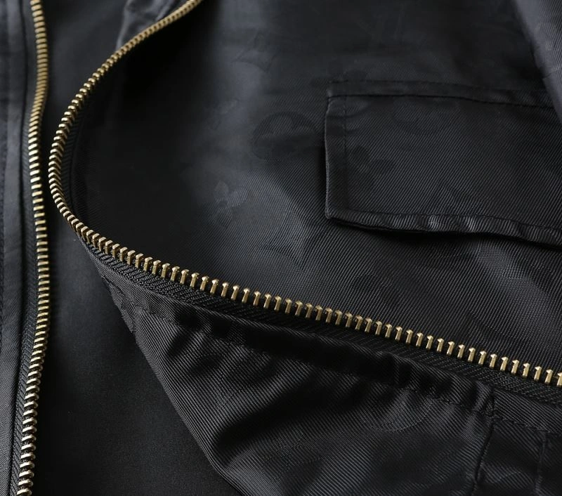 SmoothTexture Louis Vuitton Outwear 136766