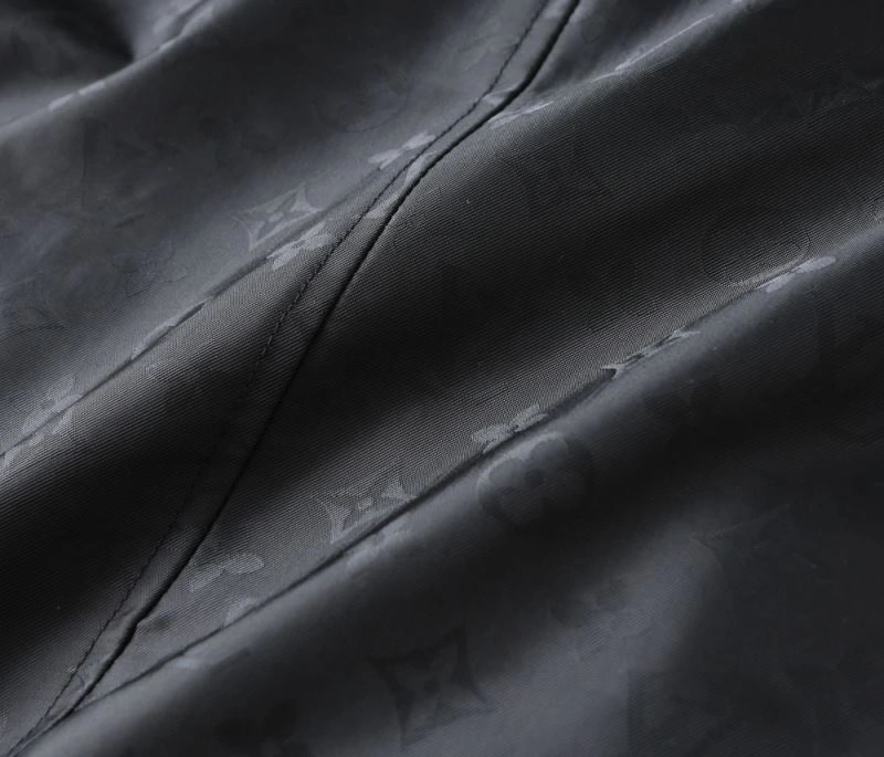 SmoothTexture Louis Vuitton Outwear 136766
