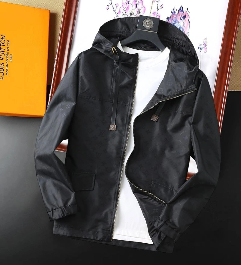 SmoothTexture Louis Vuitton Outwear 136766