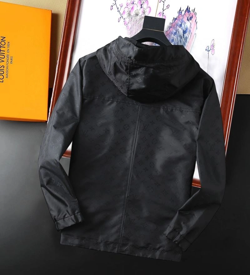 SmoothTexture Louis Vuitton Outwear 136766
