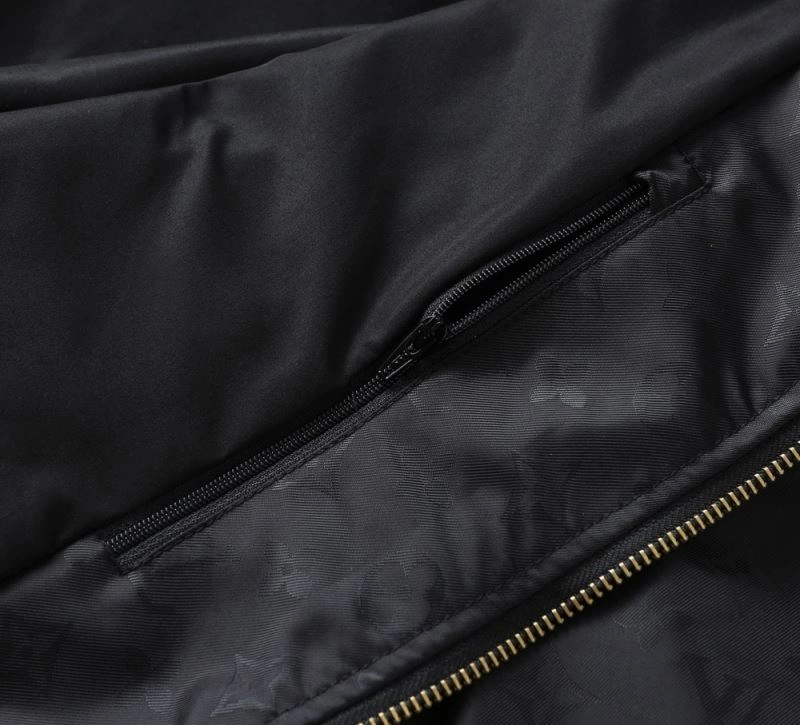 SmoothTexture Louis Vuitton Outwear 136766