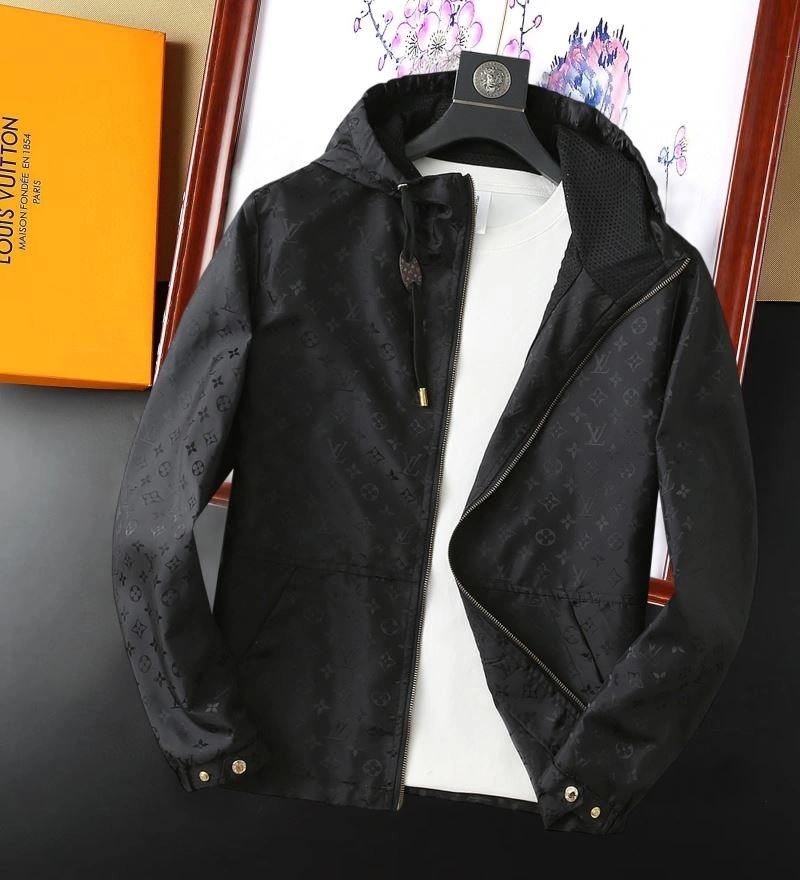 FlexibleFit Louis Vuitton Outwear 136764