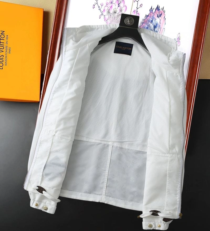FlexibleFit Louis Vuitton Outwear 136764