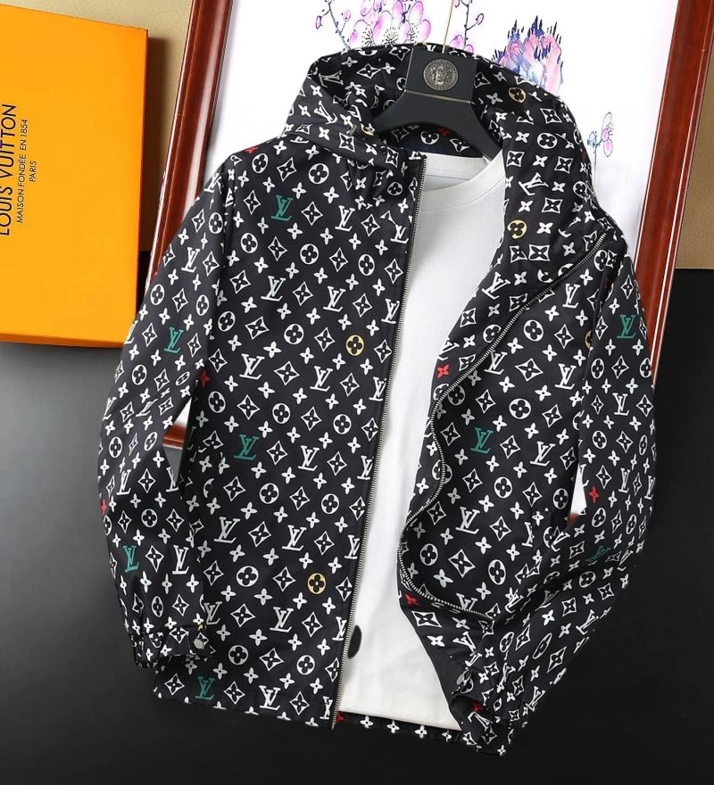 Compact Louis Vuitton Outwear 136763