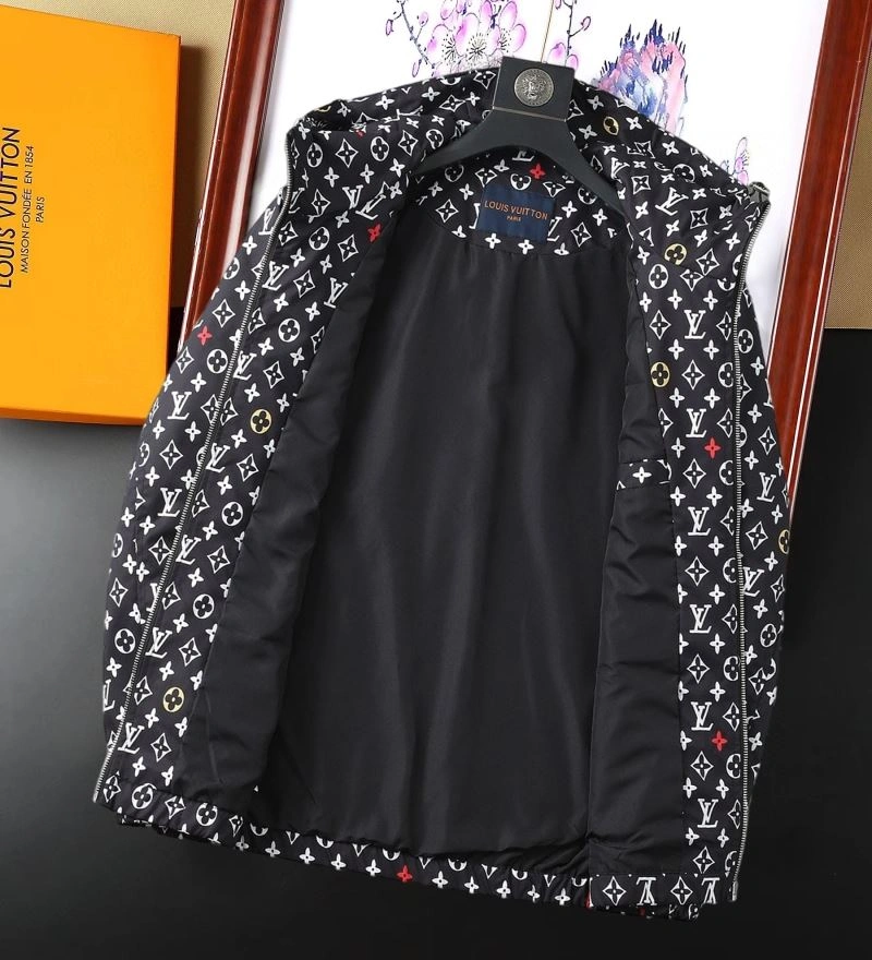 Compact Louis Vuitton Outwear 136763