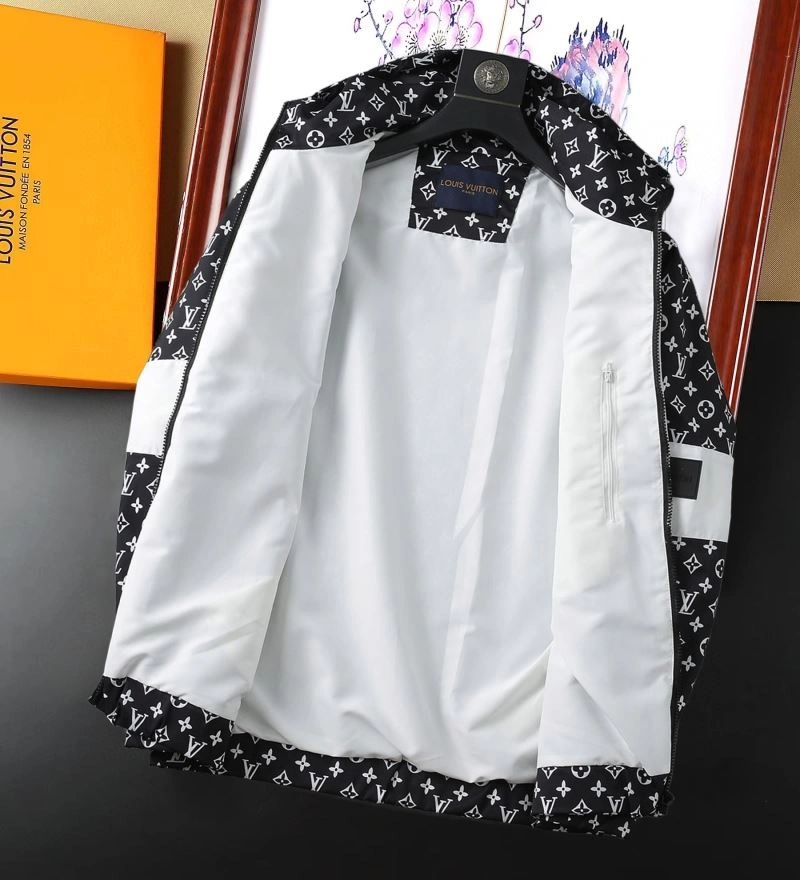 Sustainable Louis Vuitton Outwear 136771