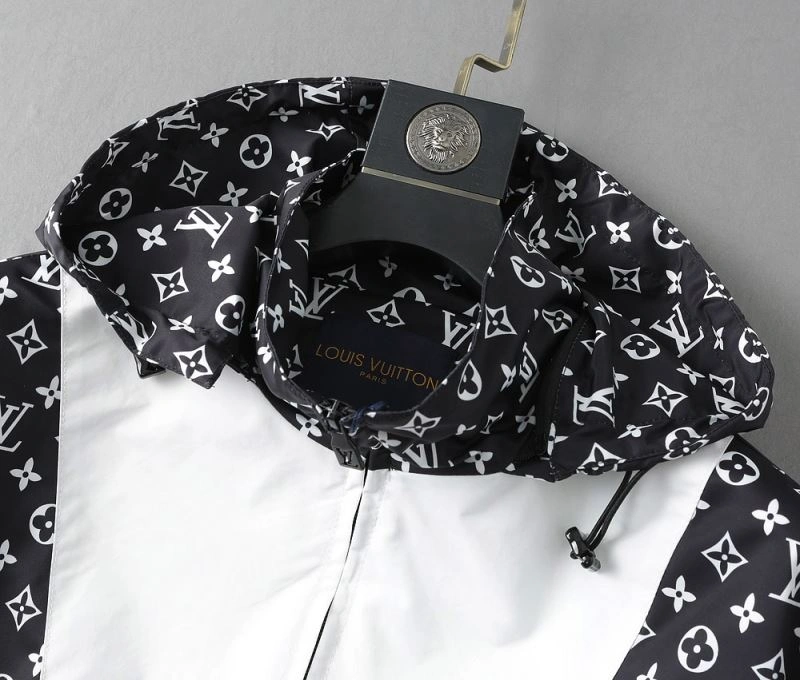 Sustainable Louis Vuitton Outwear 136771