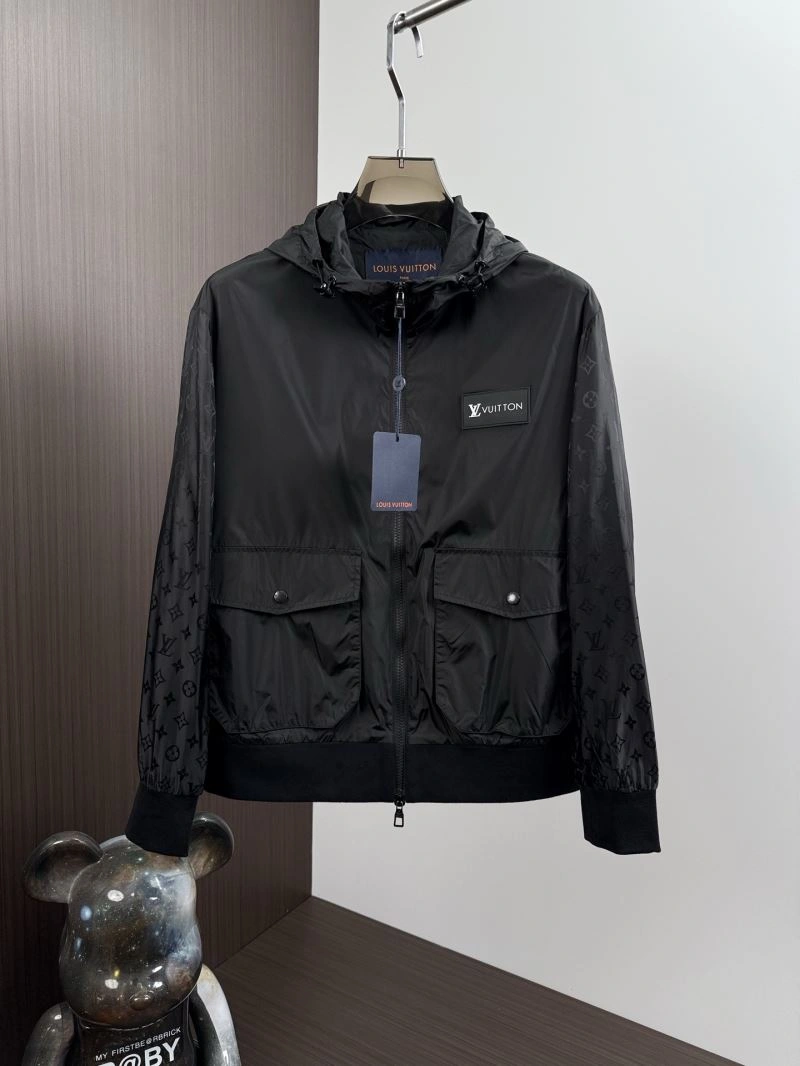 SmoothTexture Louis Vuitton Outwear 136760