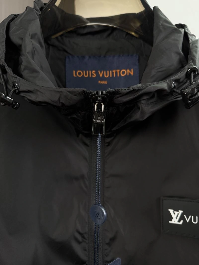 SmoothTexture Louis Vuitton Outwear 136760