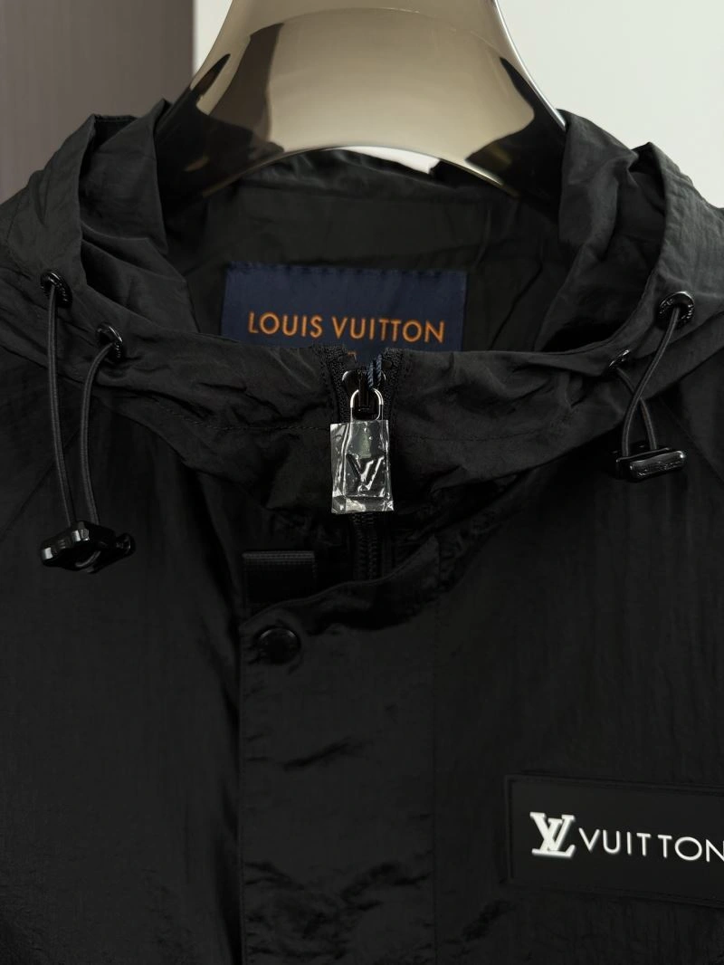 Louis Vuitton Outwear Efficient 136759