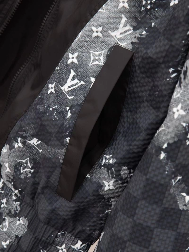 EasyMatch Louis Vuitton Outwear 136757