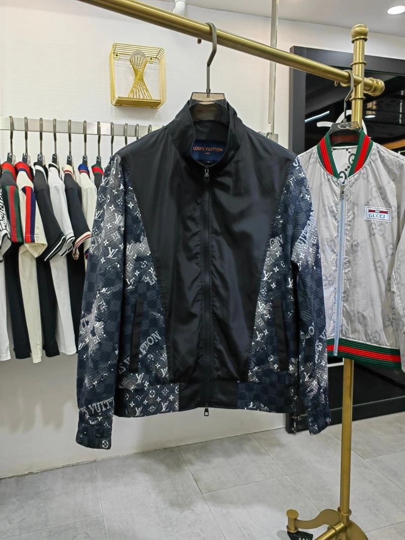 Louis Vuitton Outwear Lightweight 136751