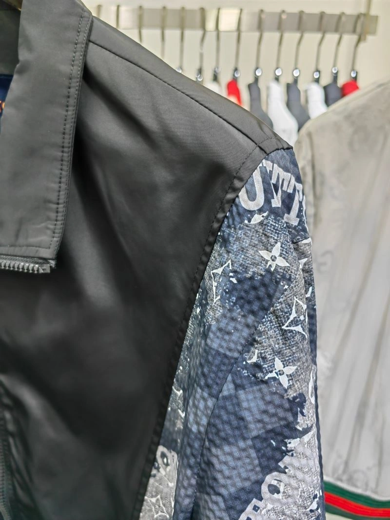 Louis Vuitton Outwear Lightweight 136751