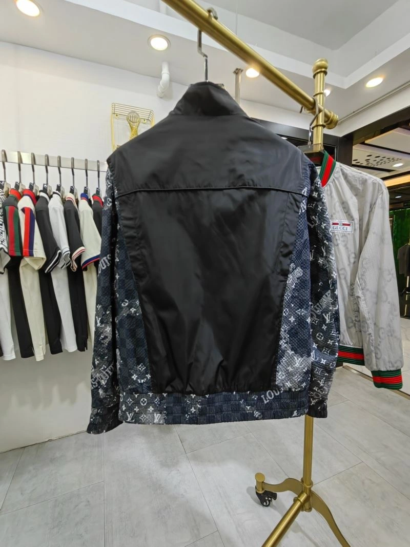 Louis Vuitton Outwear Lightweight 136751