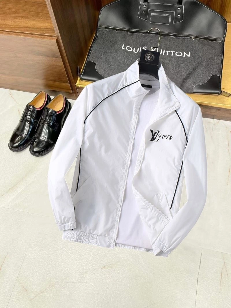 Soft Louis Vuitton Outwear 136736