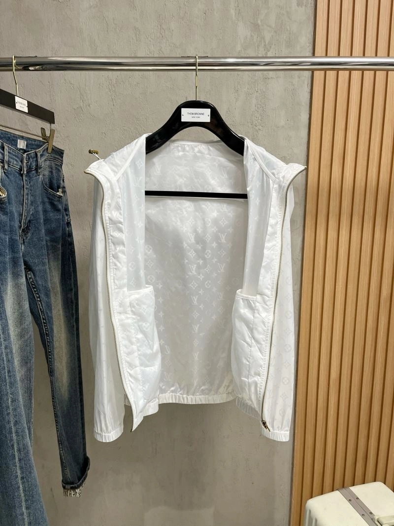 Youthful Louis Vuitton Outwear 136739