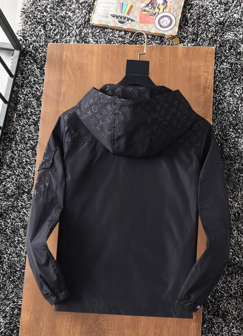 WaterResistant Louis Vuitton Outwear 136743