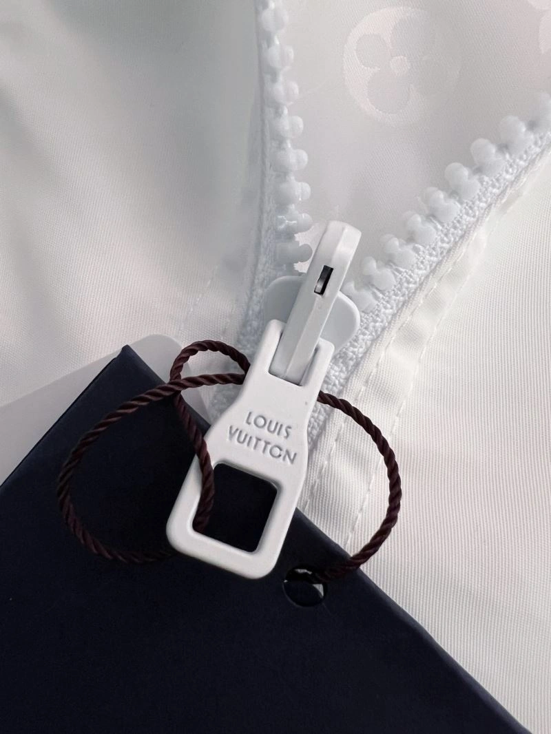 SmartChoice Louis Vuitton Outwear 136750