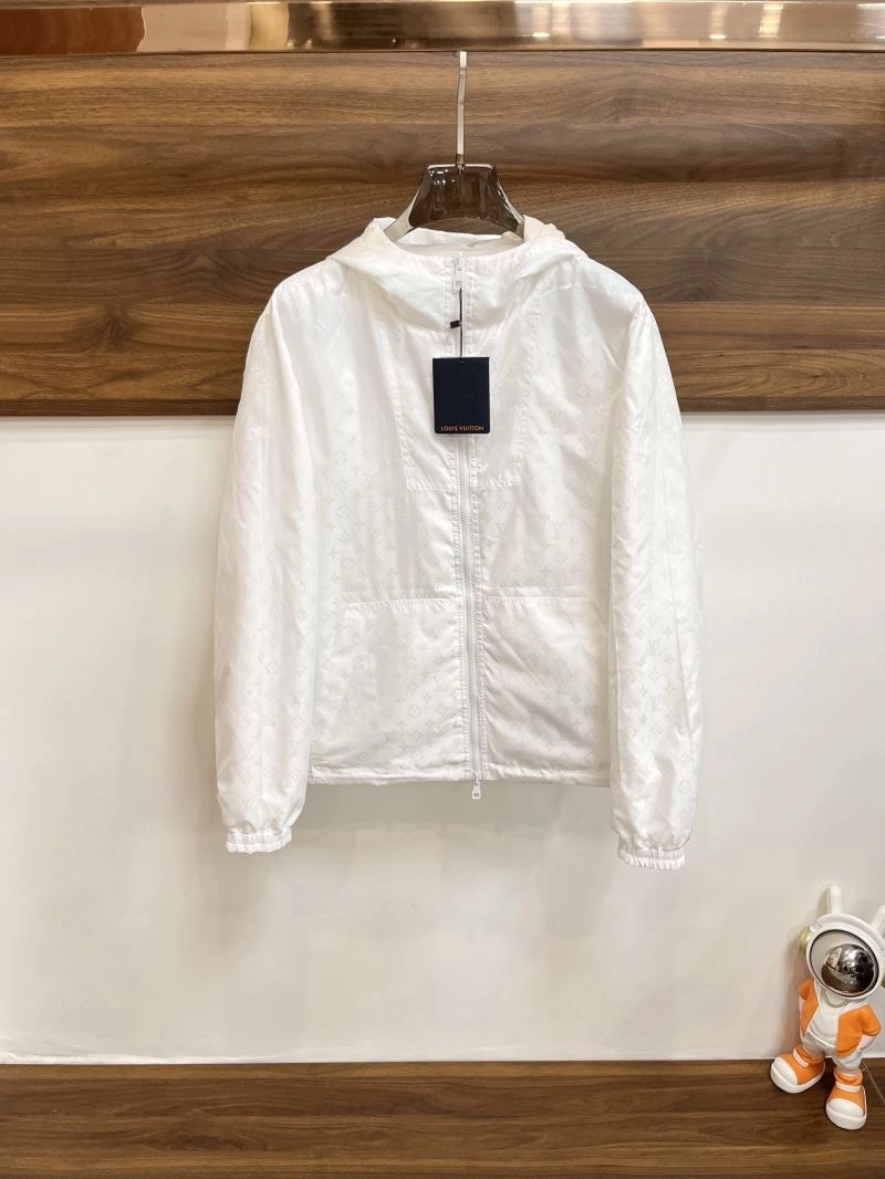 Louis Vuitton Outwear Durable 136747