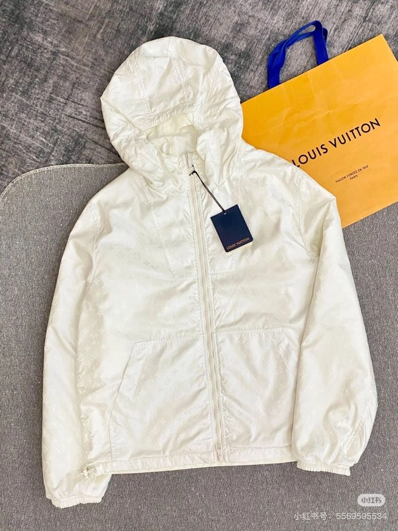 Louis Vuitton Outwear TimelessDesign 136727