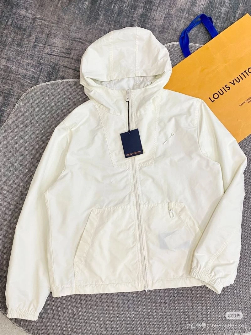 Louis Vuitton Outwear TimelessDesign 136727