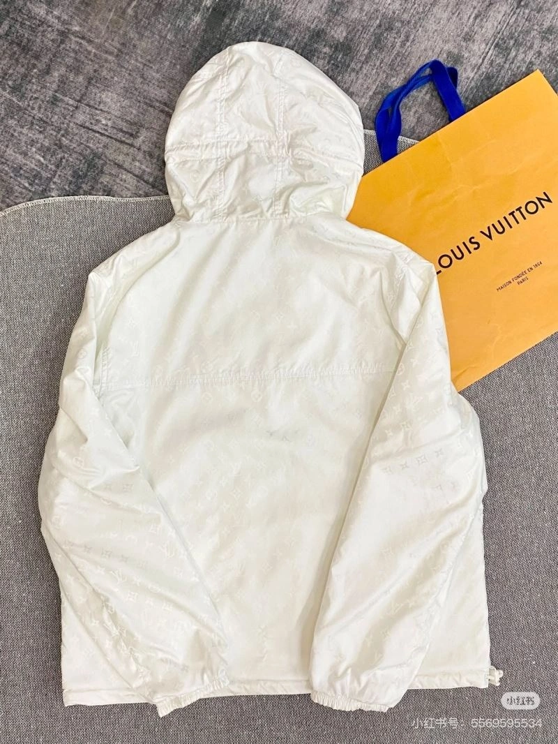 Louis Vuitton Outwear TimelessDesign 136727