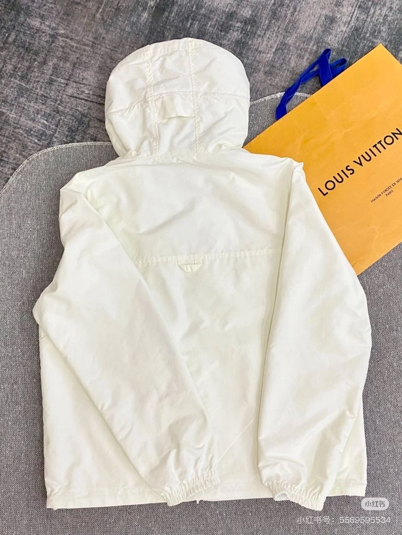 Louis Vuitton Outwear TimelessDesign 136727