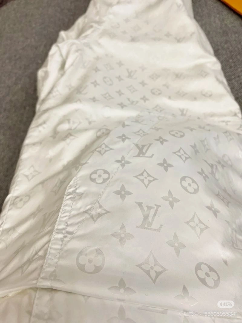 Louis Vuitton Outwear TimelessDesign 136727
