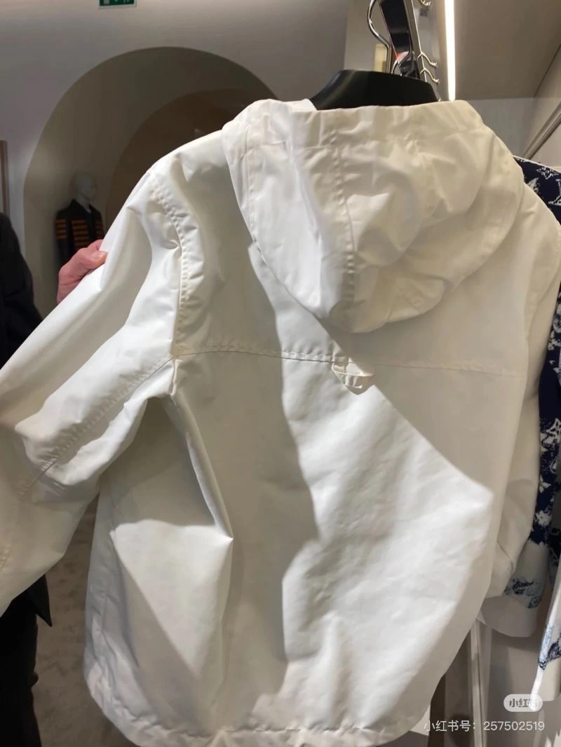 FreshLook Louis Vuitton Outwear 136730
