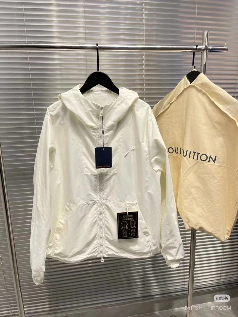 FreshLook Louis Vuitton Outwear 136730